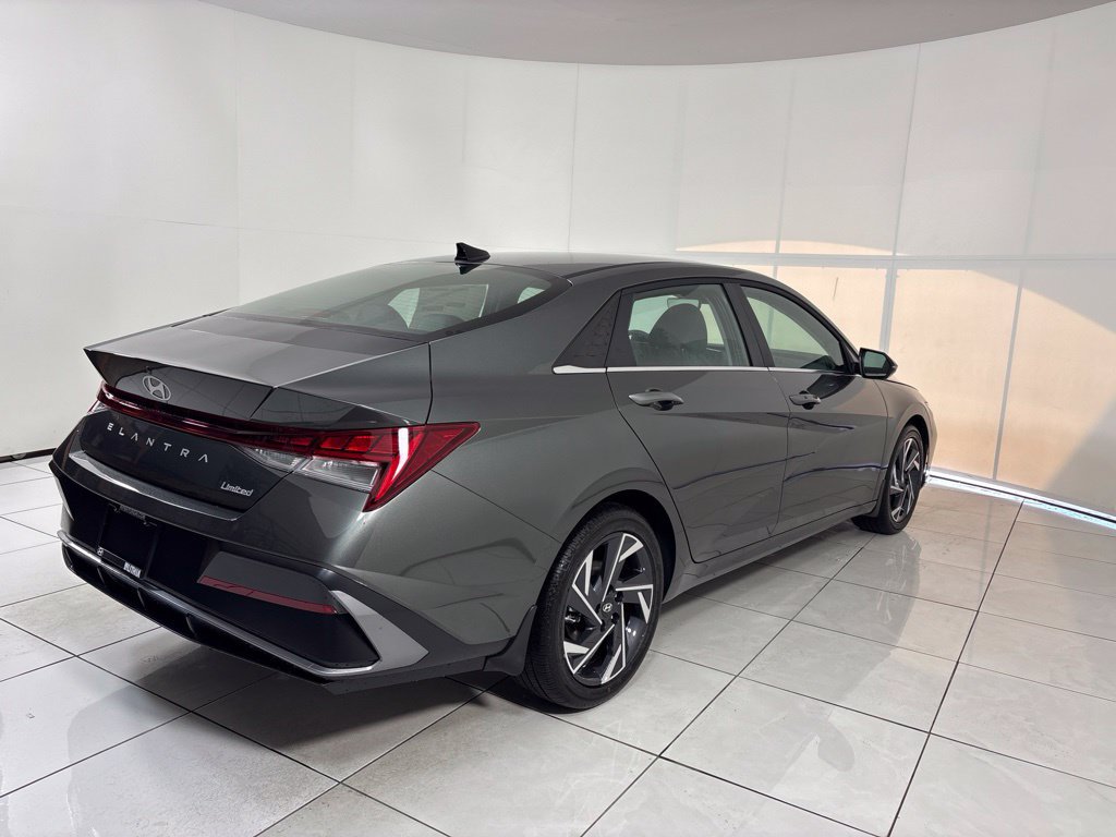 New 2026 Hyundai Elantra Limited FWD image 5