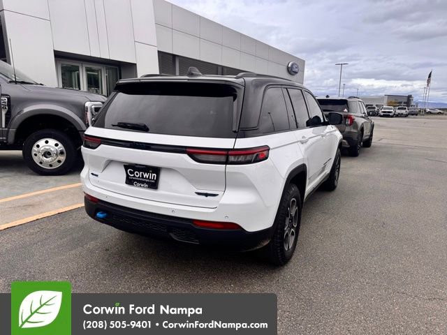 Used 2022 Jeep Grand Cherokee Trailhawk w/ Advanced Protech Group II AWD/4WD image 5