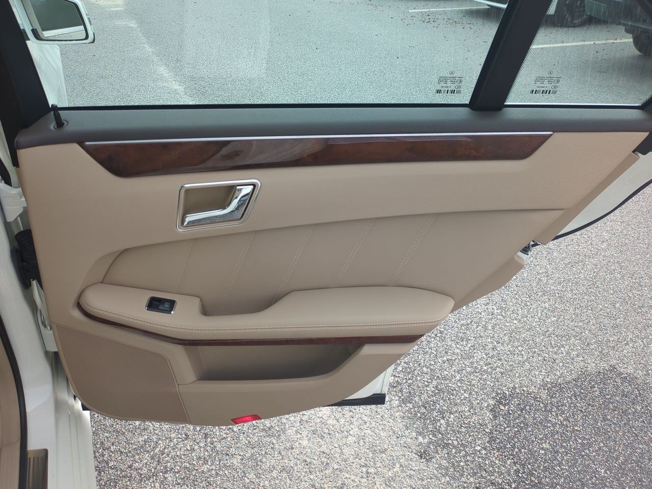 Used 2010 Mercedes-Benz E 350 Sedan image 34