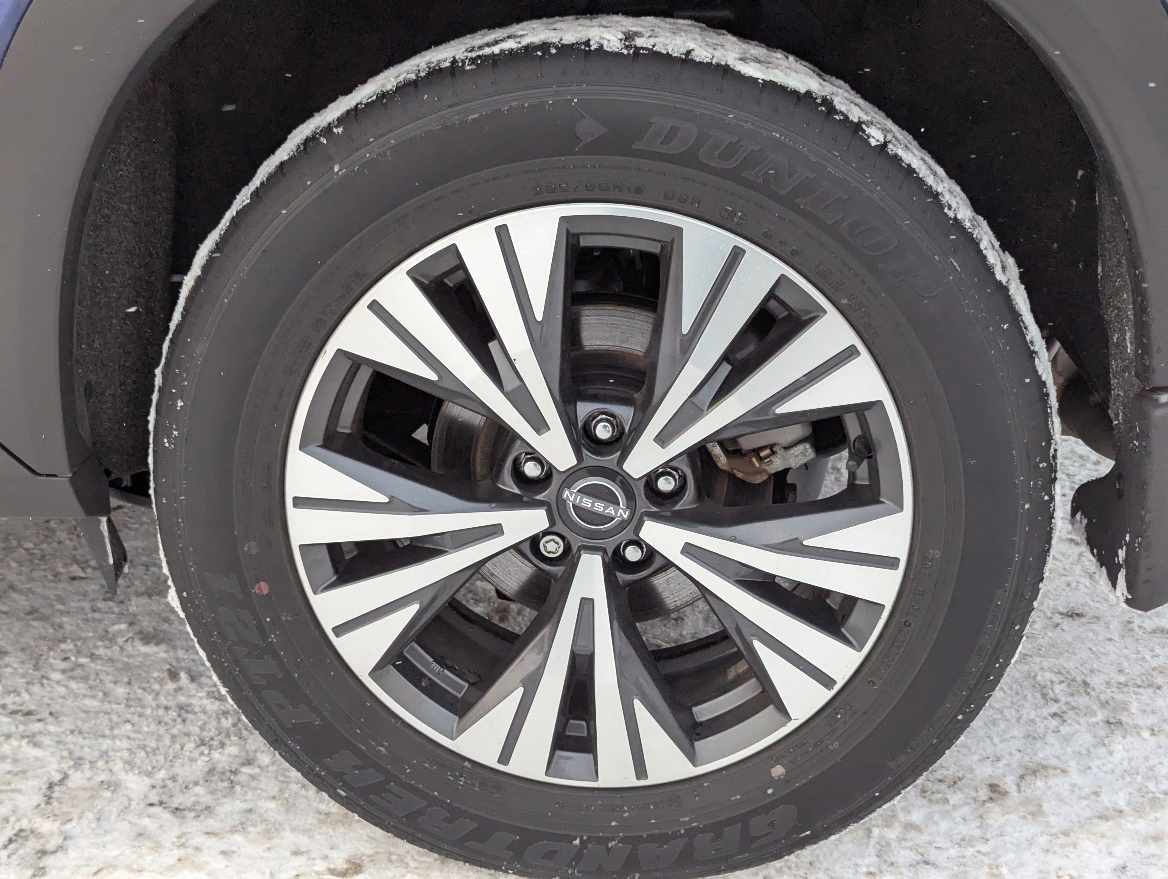 Used 2023 Nissan Rogue SV image 11