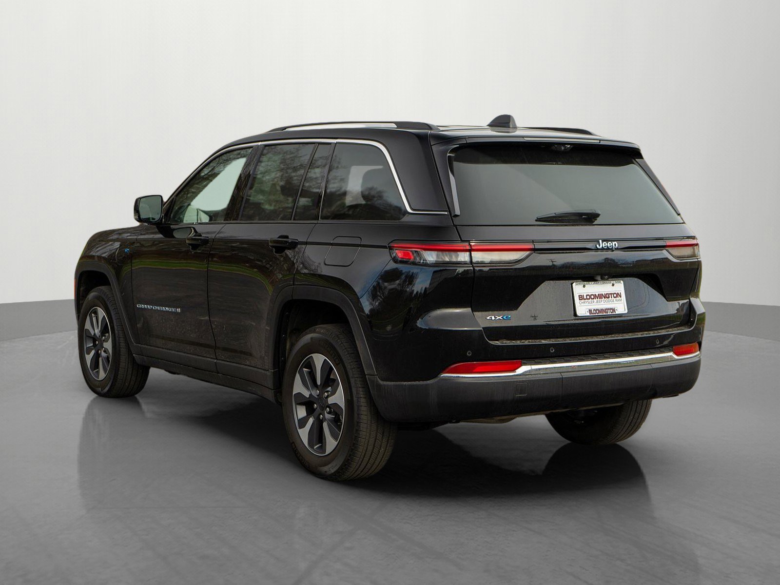 Used 2022 Jeep Grand Cherokee Limited 4xe w/ Luxury Tech Group II AWD/4WD image 5