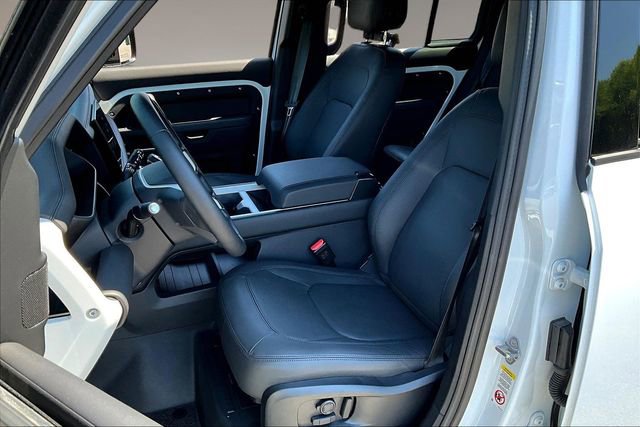 Used 2025 Land Rover Defender 110 X-Dynamic SE image 20