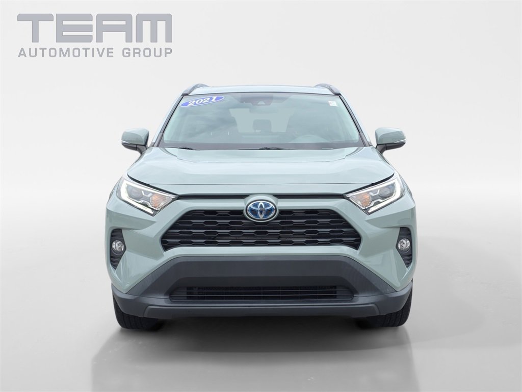 Used 2021 Toyota RAV4 XLE w/ Convenience Package image 2