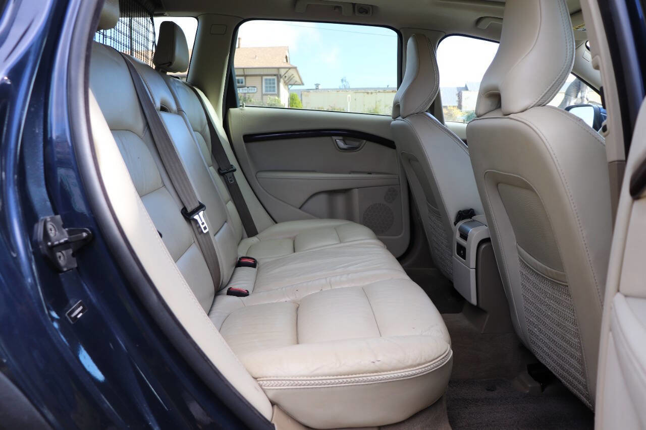 Used 2013 Volvo XC70 T6 image 30