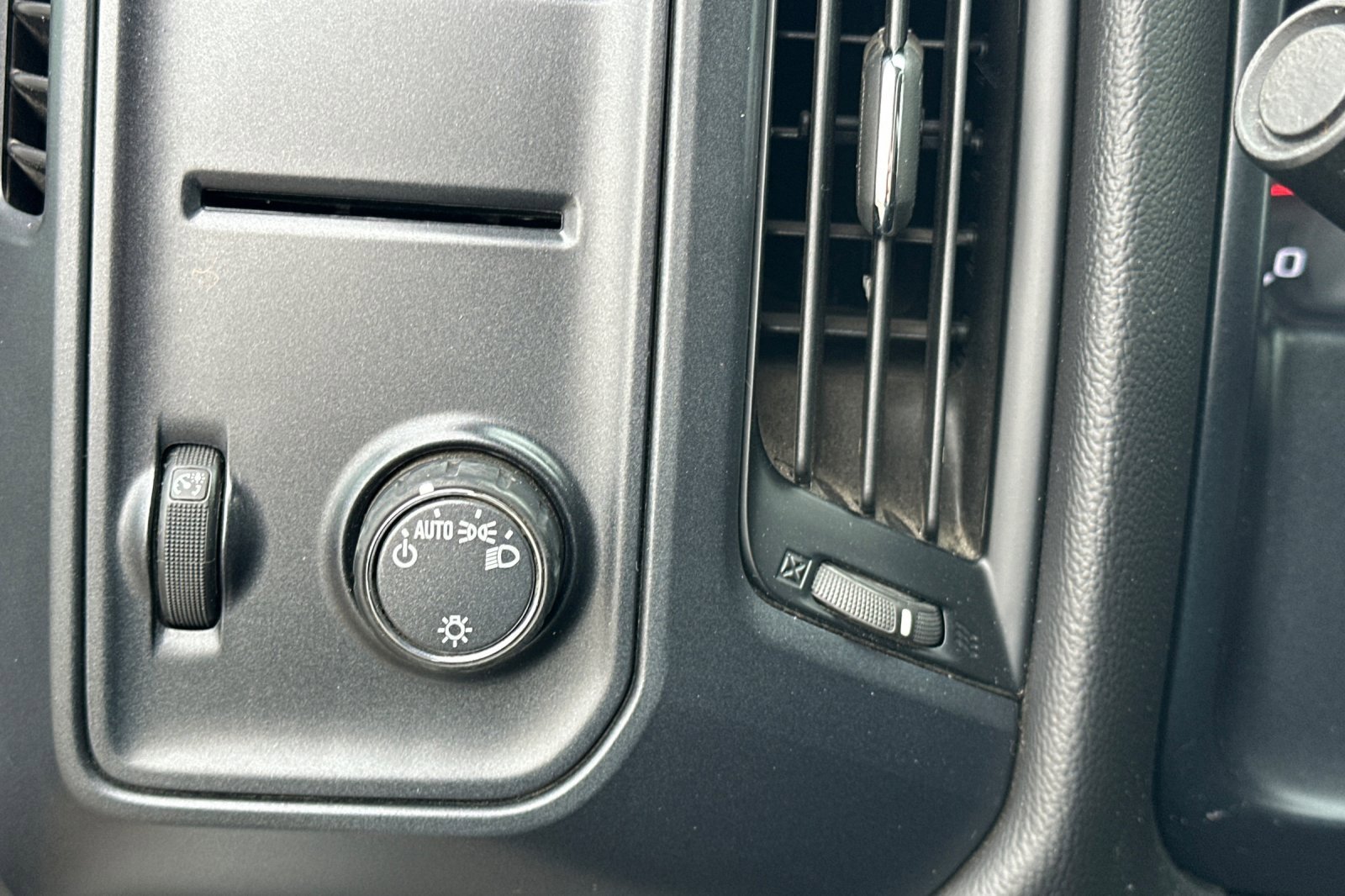 Used 2018 Chevrolet Silverado 1500 Custom w/ Custom Convenience Package image 38