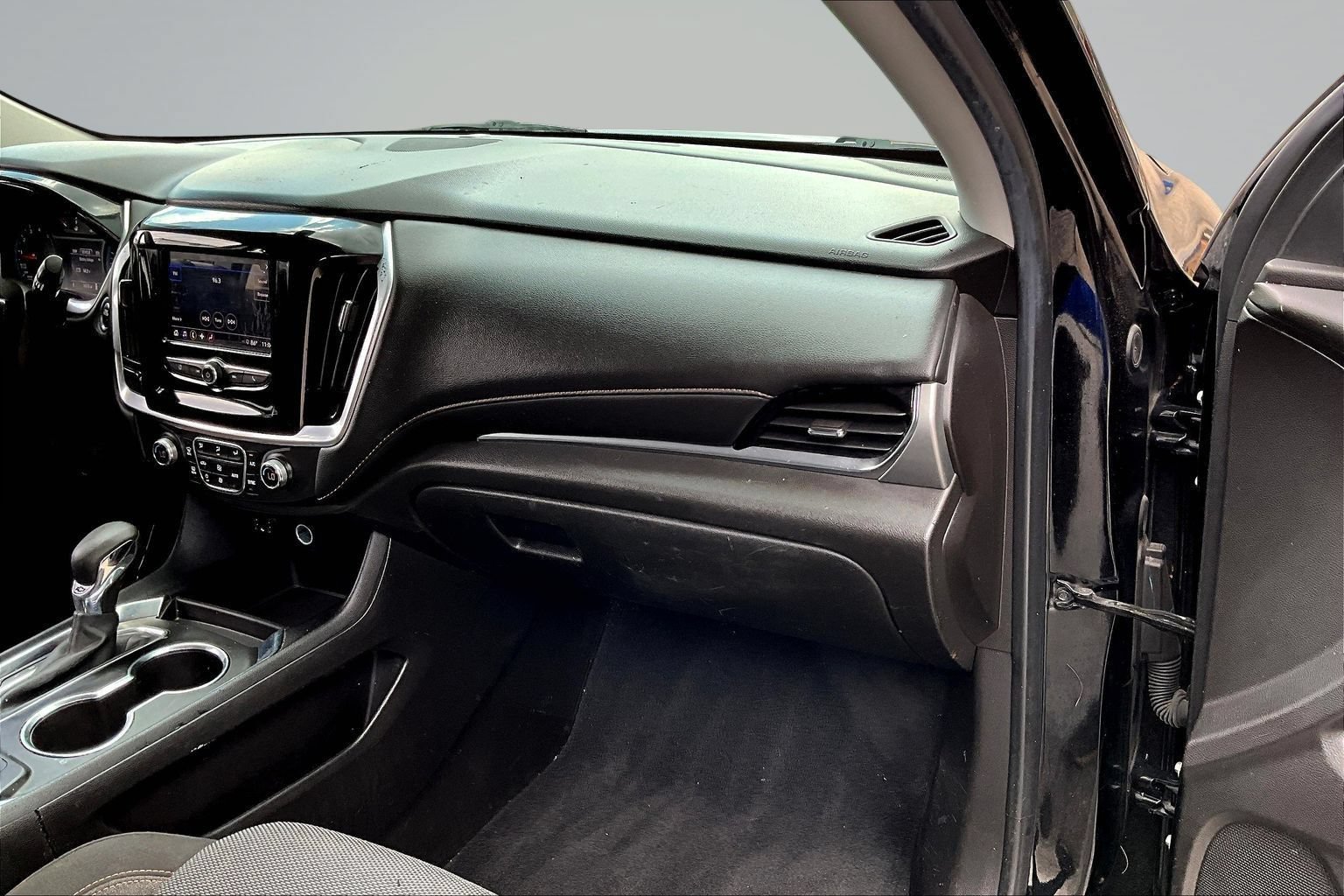 Used 2021 Chevrolet Traverse LS AWD/4WD image 27