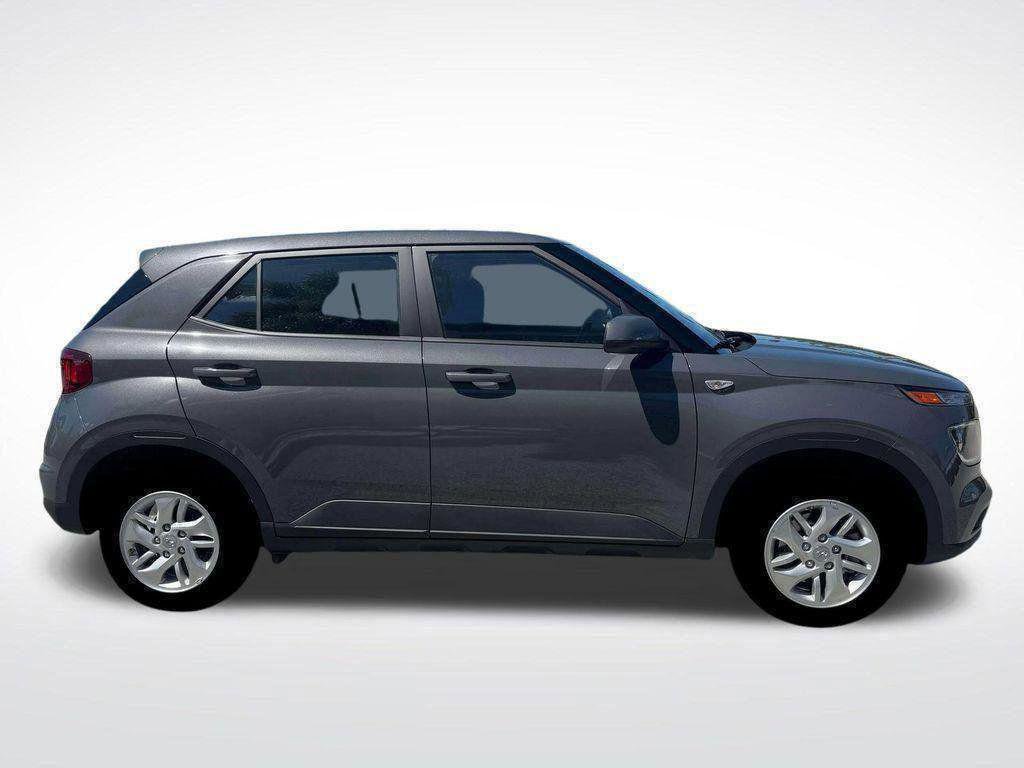 New 2026 Hyundai Venue SE FWD image 9