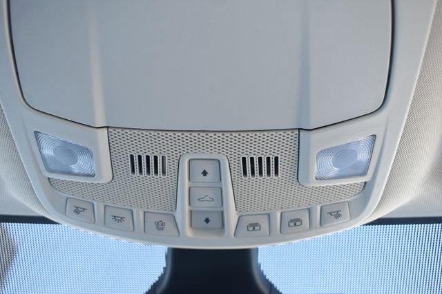 Used 2023 Ford Edge Titanium w/ Class II Trailer Tow Package image 33