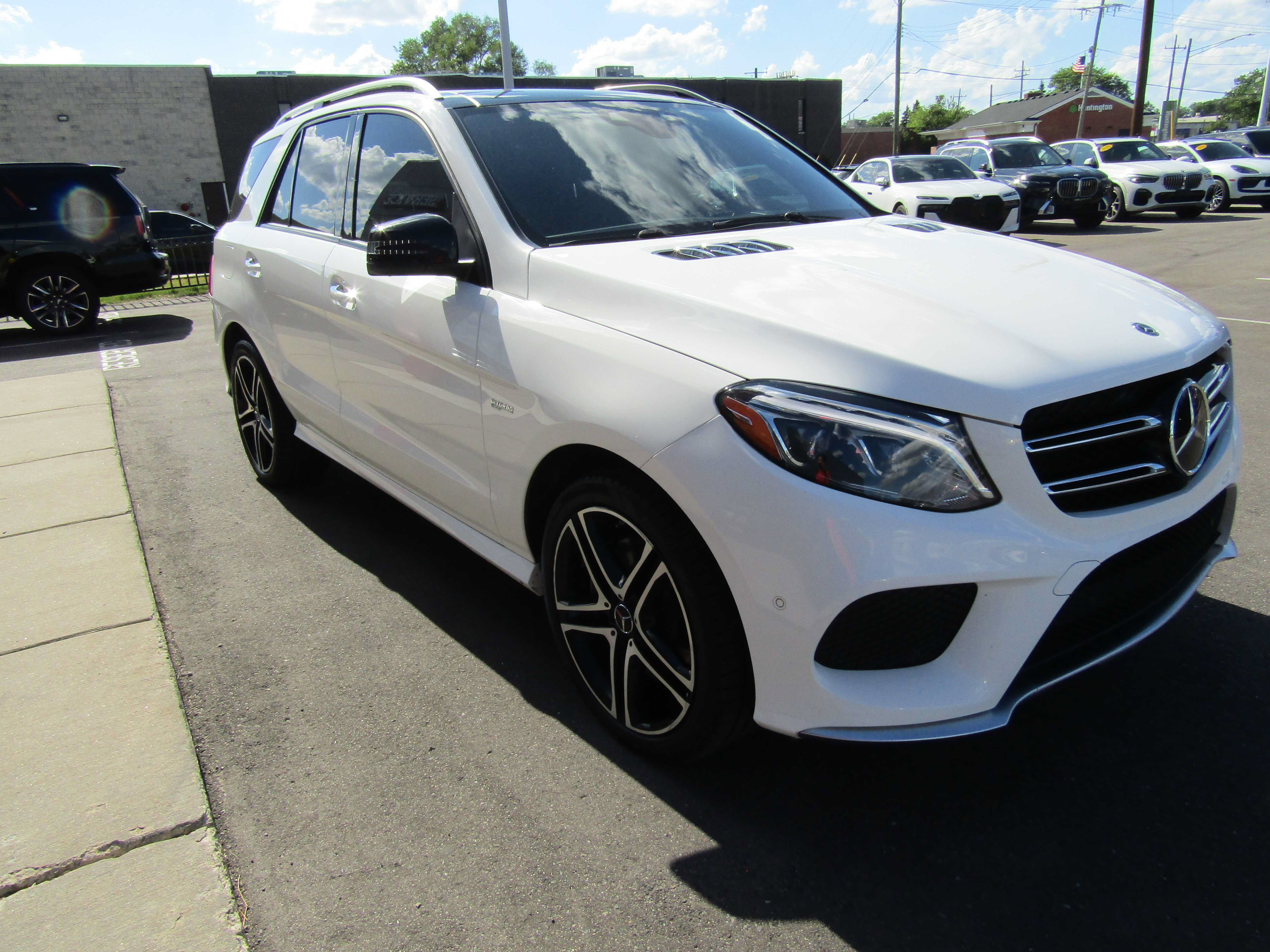 Used 2018 Mercedes-Benz GLE 43 AMG 4MATIC w/ Premium 3 Package image 4