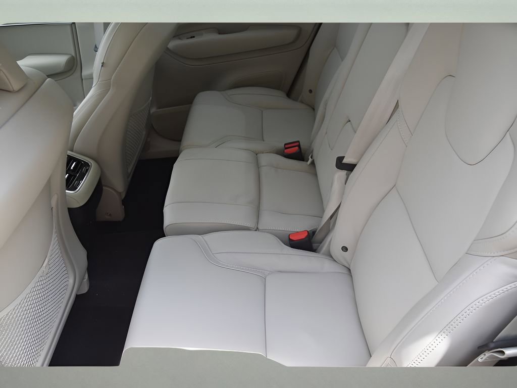 New 2026 Volvo XC90 B5 Ultra w/ Protection Package Premier image 15