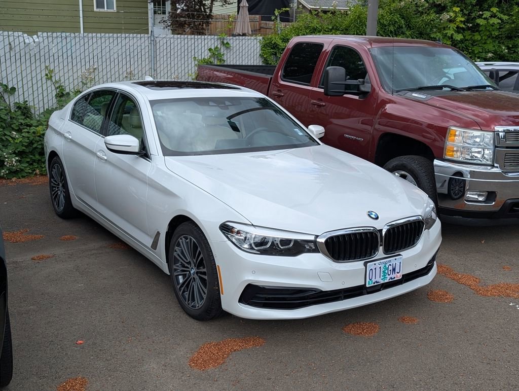 Used 2020 BMW 530i xDrive AWD/4WD image 8