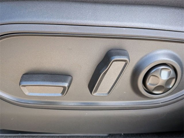 New 2025 Jeep Grand Cherokee Limited w/ Black Appearance Package image 13