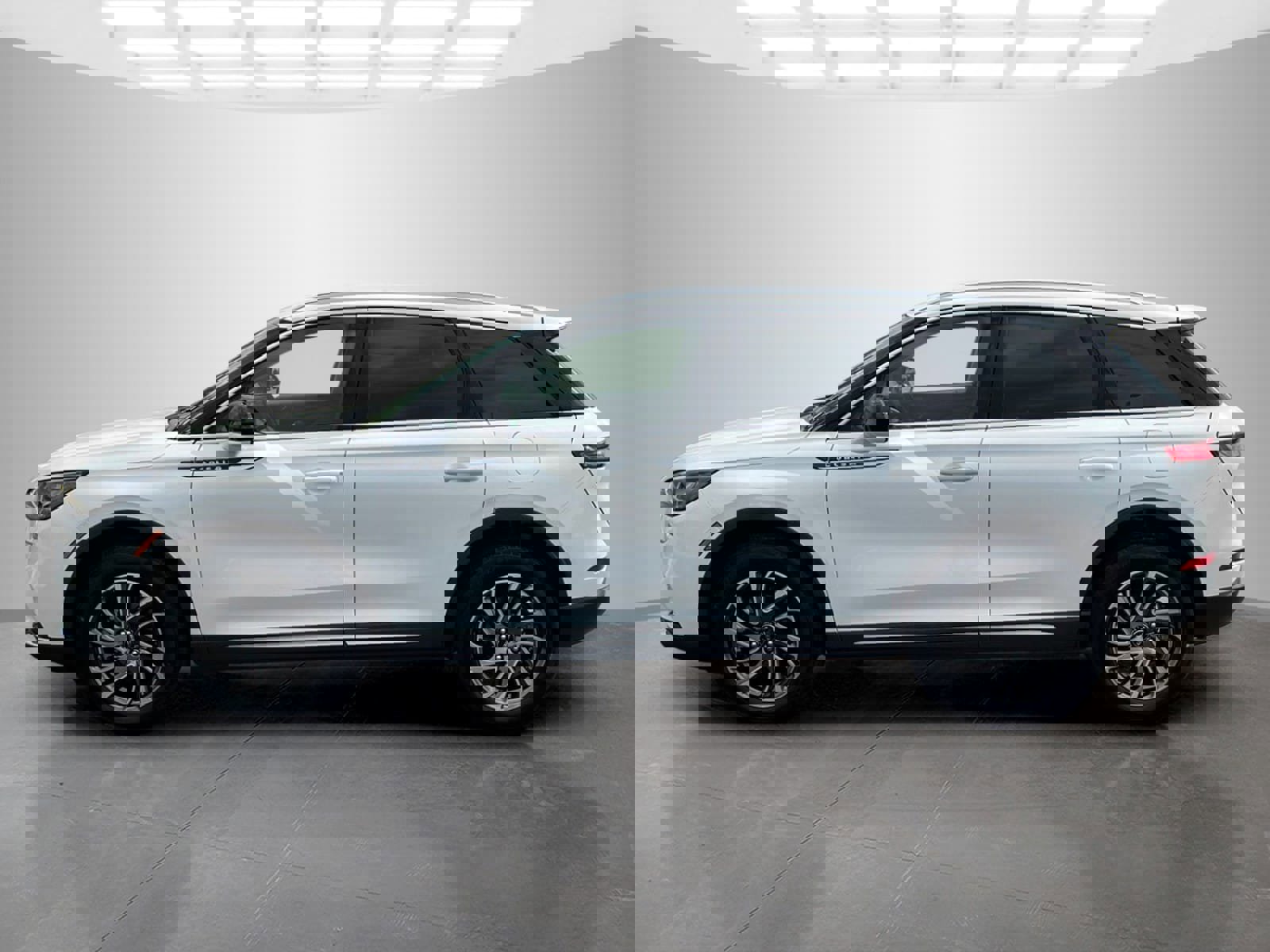 Used 2020 Lincoln Corsair FWD w/ Equipment Group 101A image 7