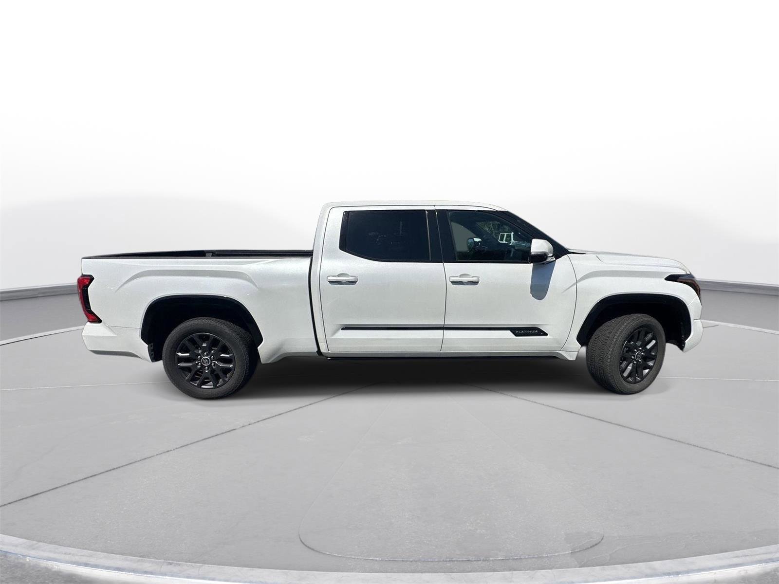 Used 2023 Toyota Tundra Platinum w/ Advanced Package AWD/4WD image 5