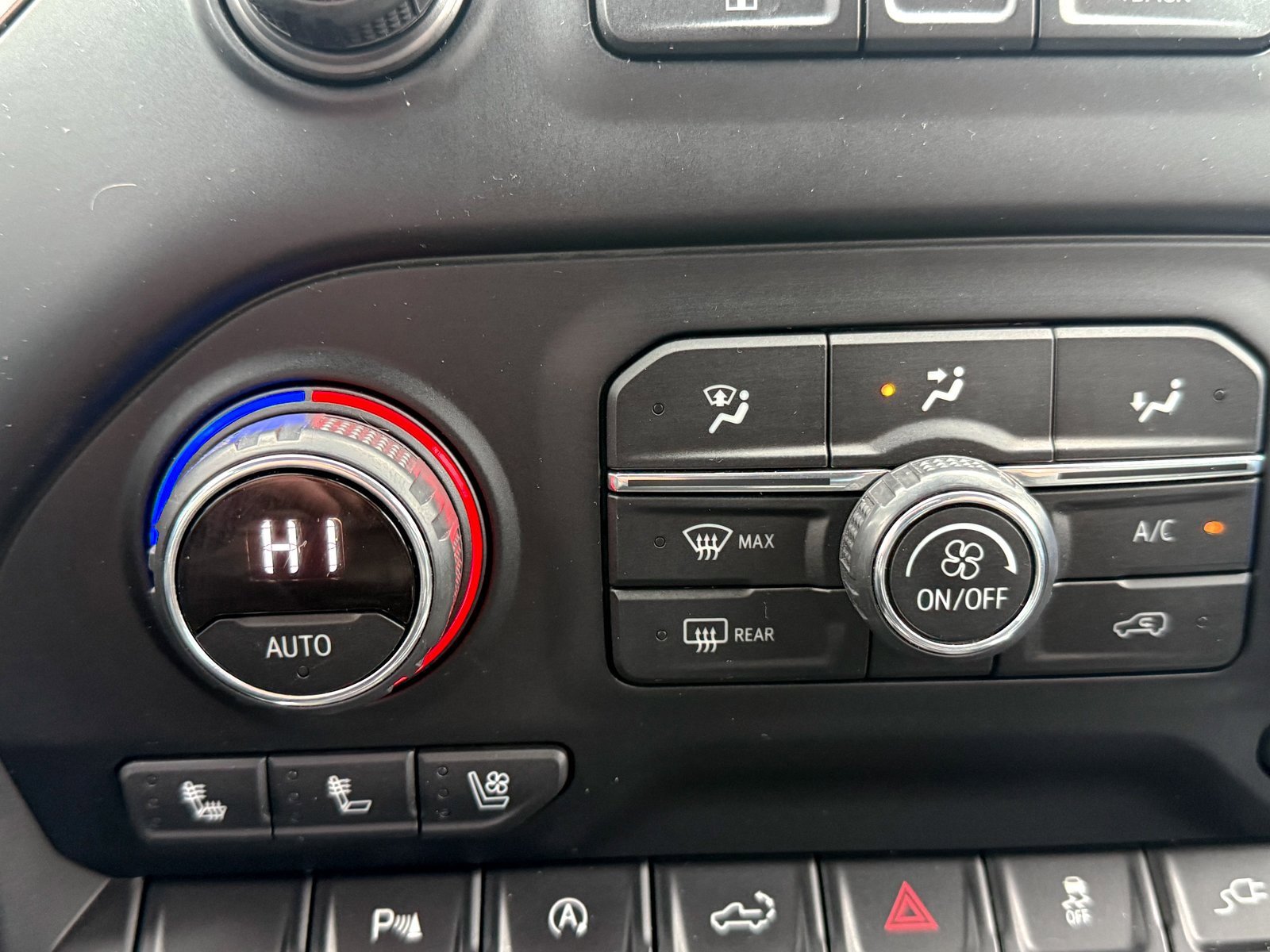 Certified 2021 Chevrolet Silverado 1500 LTZ image 32