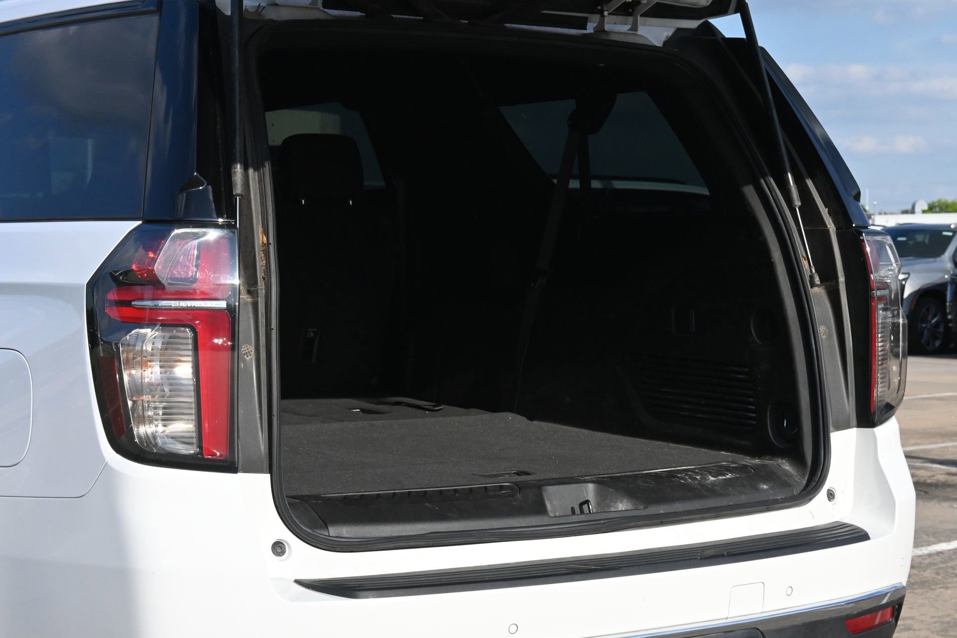 Used 2023 Chevrolet Suburban LS w/ Driver Alert Package RWD image 22
