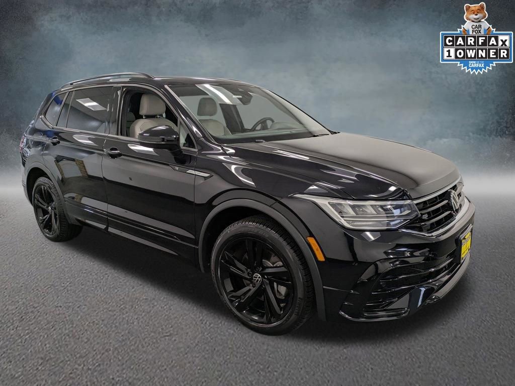 Used 2023 Volkswagen Tiguan SE R-Line image 3