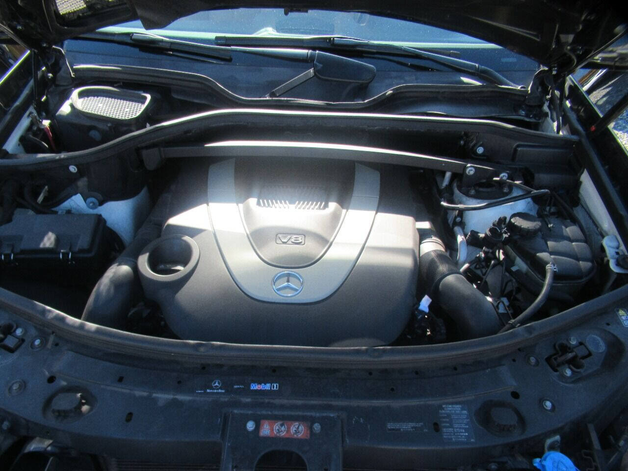 Used 2011 Mercedes-Benz GL 450 4MATIC image 13