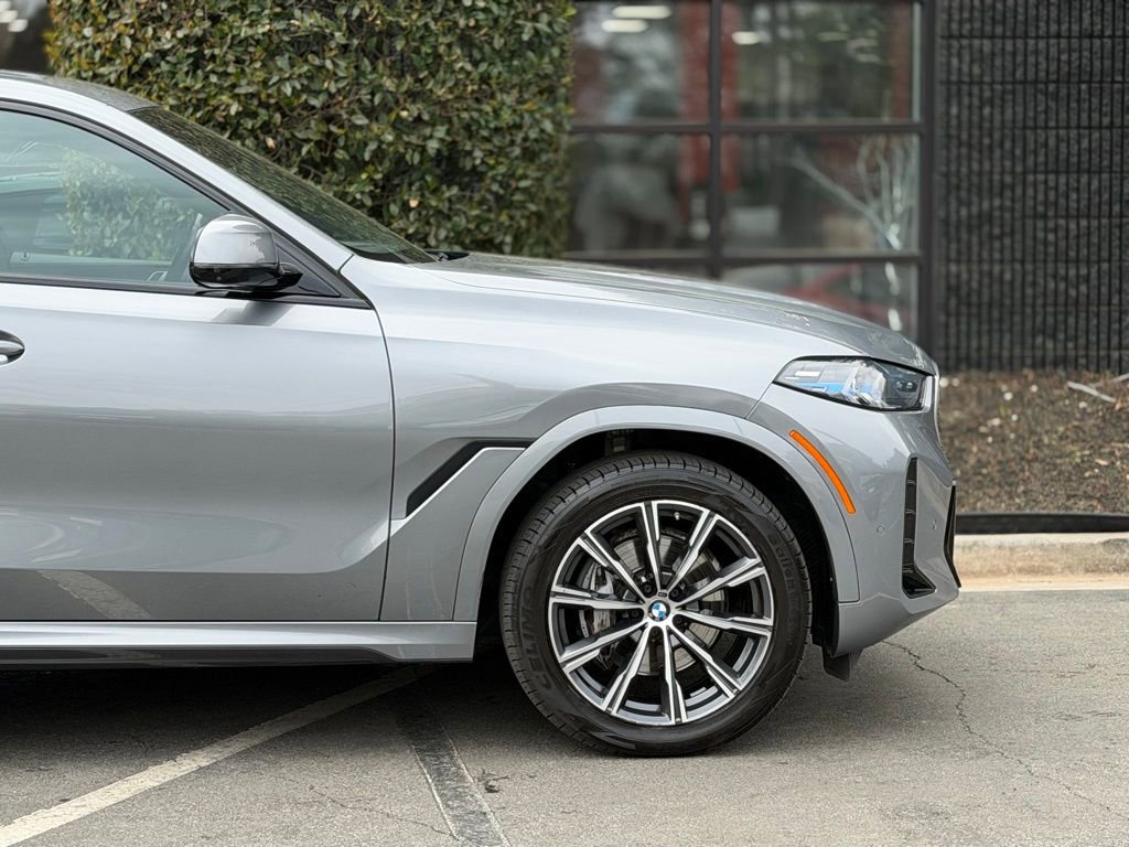 Used 2025 BMW X6 xDrive40i AWD/4WD image 23