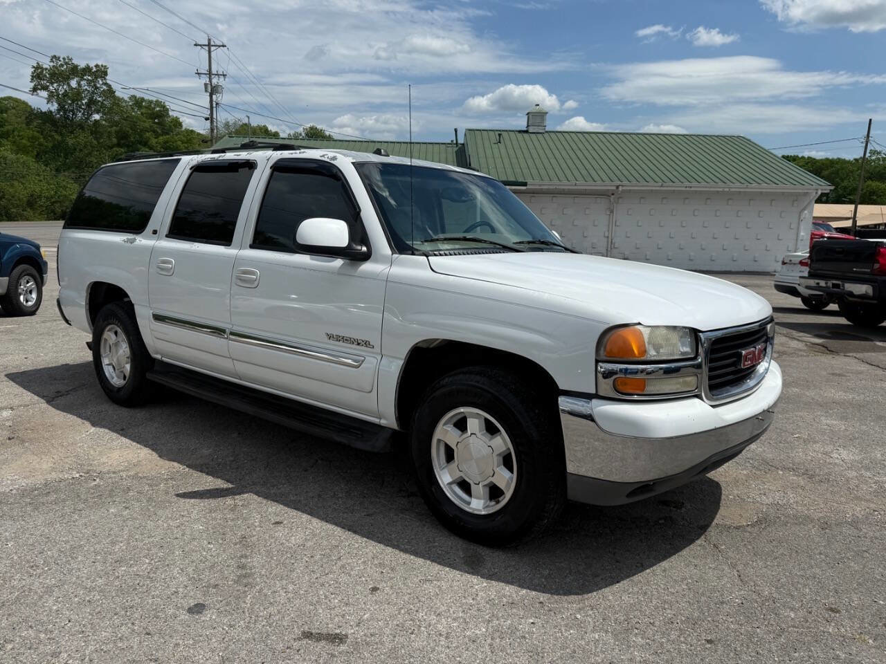 Used 2004 GMC Yukon XL SLT w/ Preferred Equipment Group RWD image 9