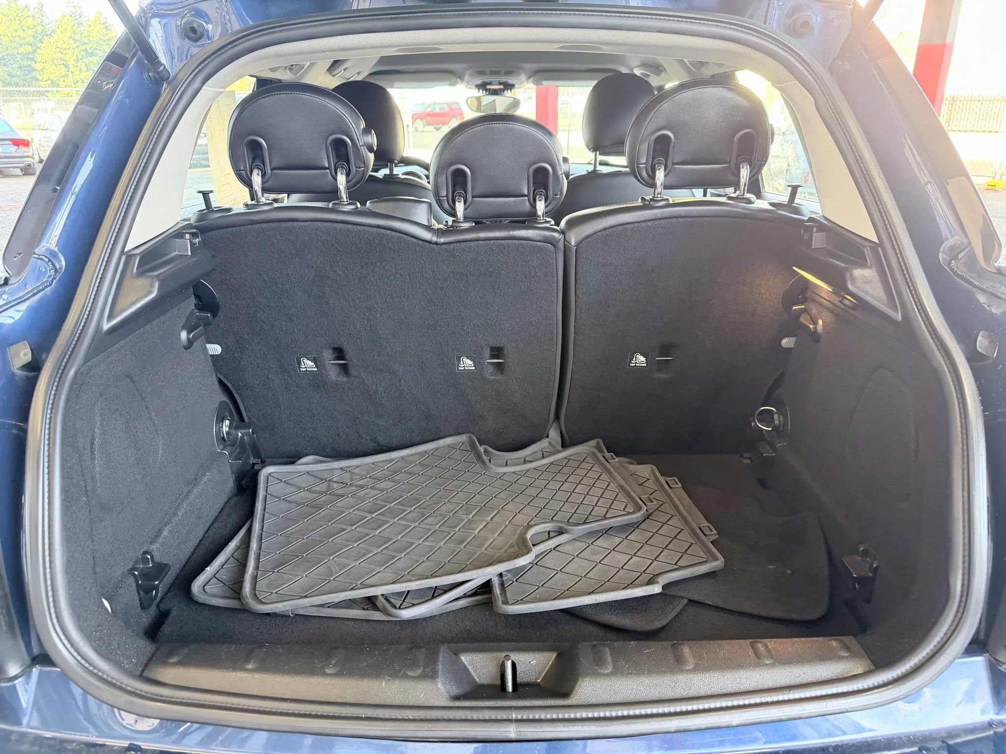 Used 2015 MINI Cooper 4-Door Hardtop image 23