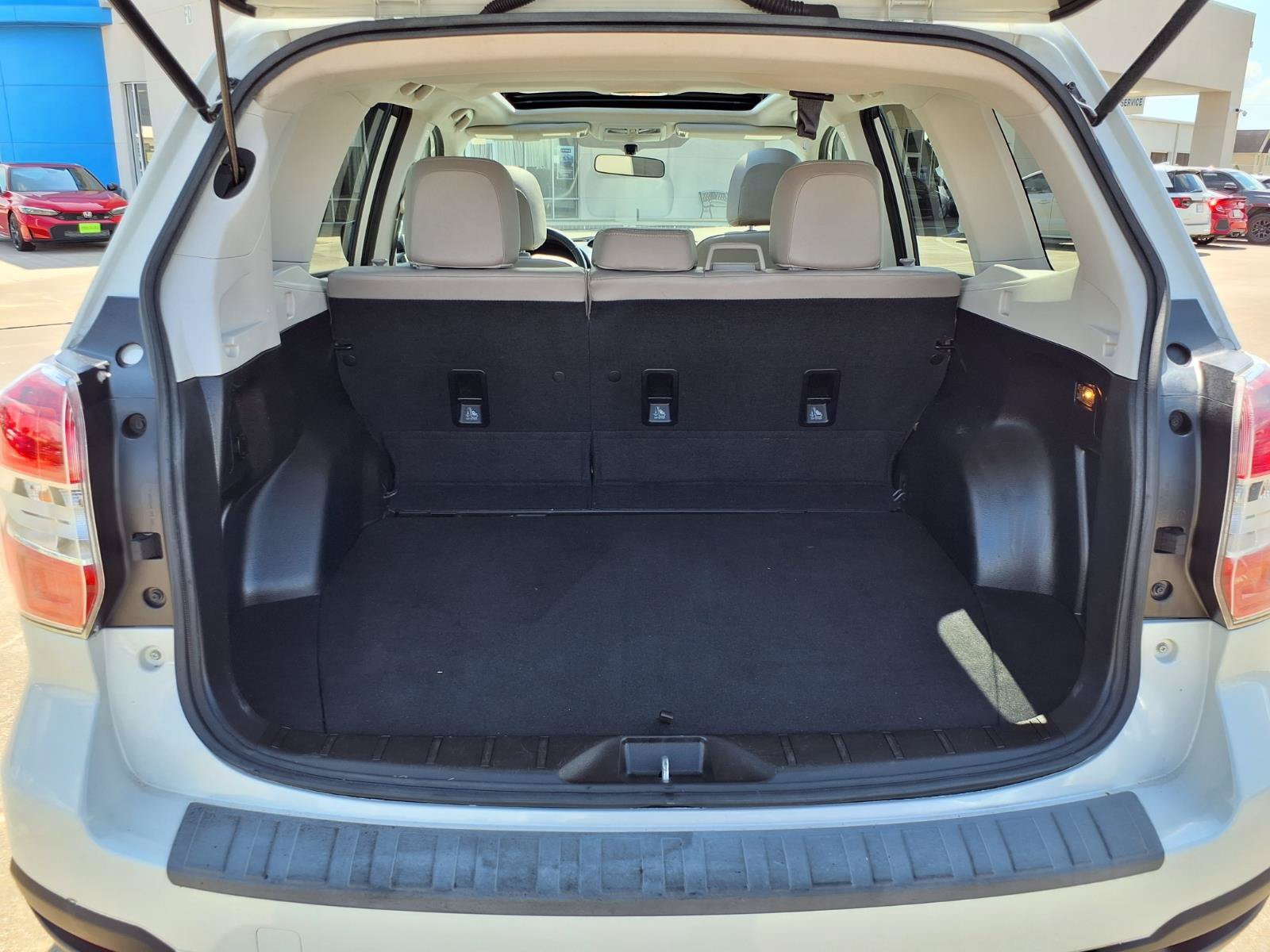 Used 2015 Subaru Forester 2.5i Limited AWD/4WD image 10