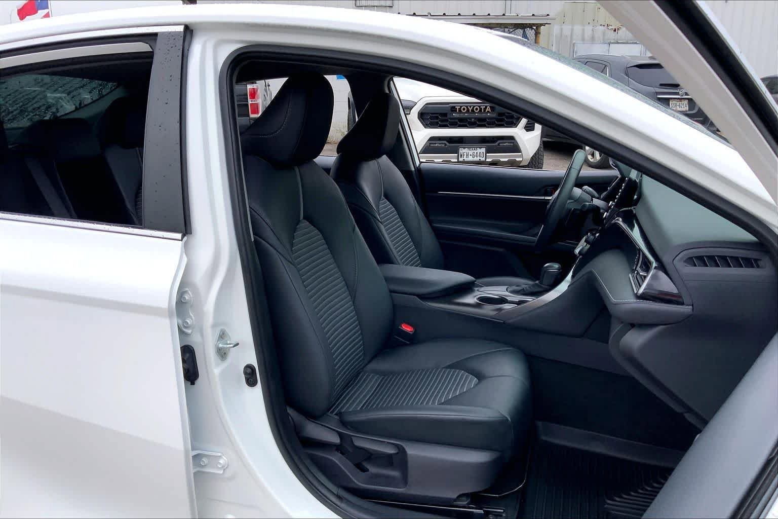 Used 2021 Toyota Camry SE image 9
