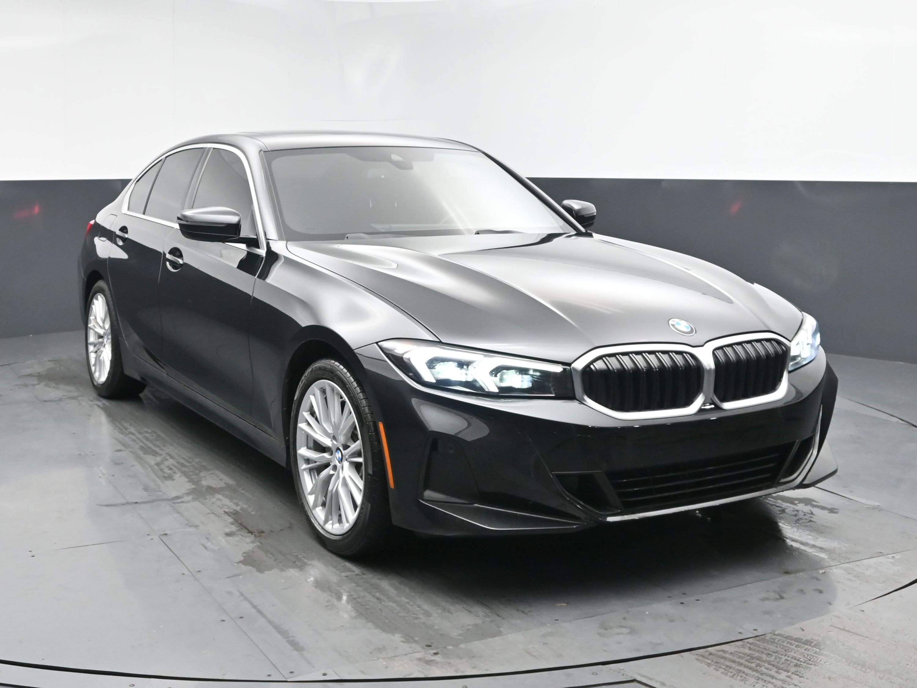 Used 2024 BMW 330i Sedan w/ Convenience Package image 3