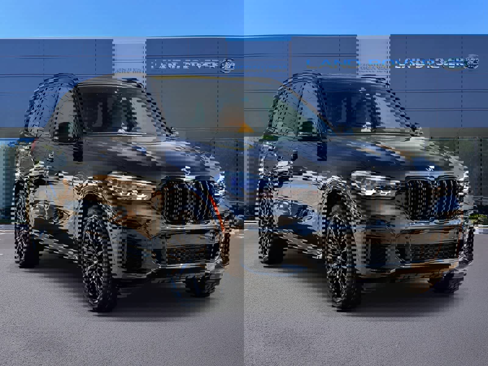 Used 2023 BMW X5 xDrive40i w/ M Sport Package image 3