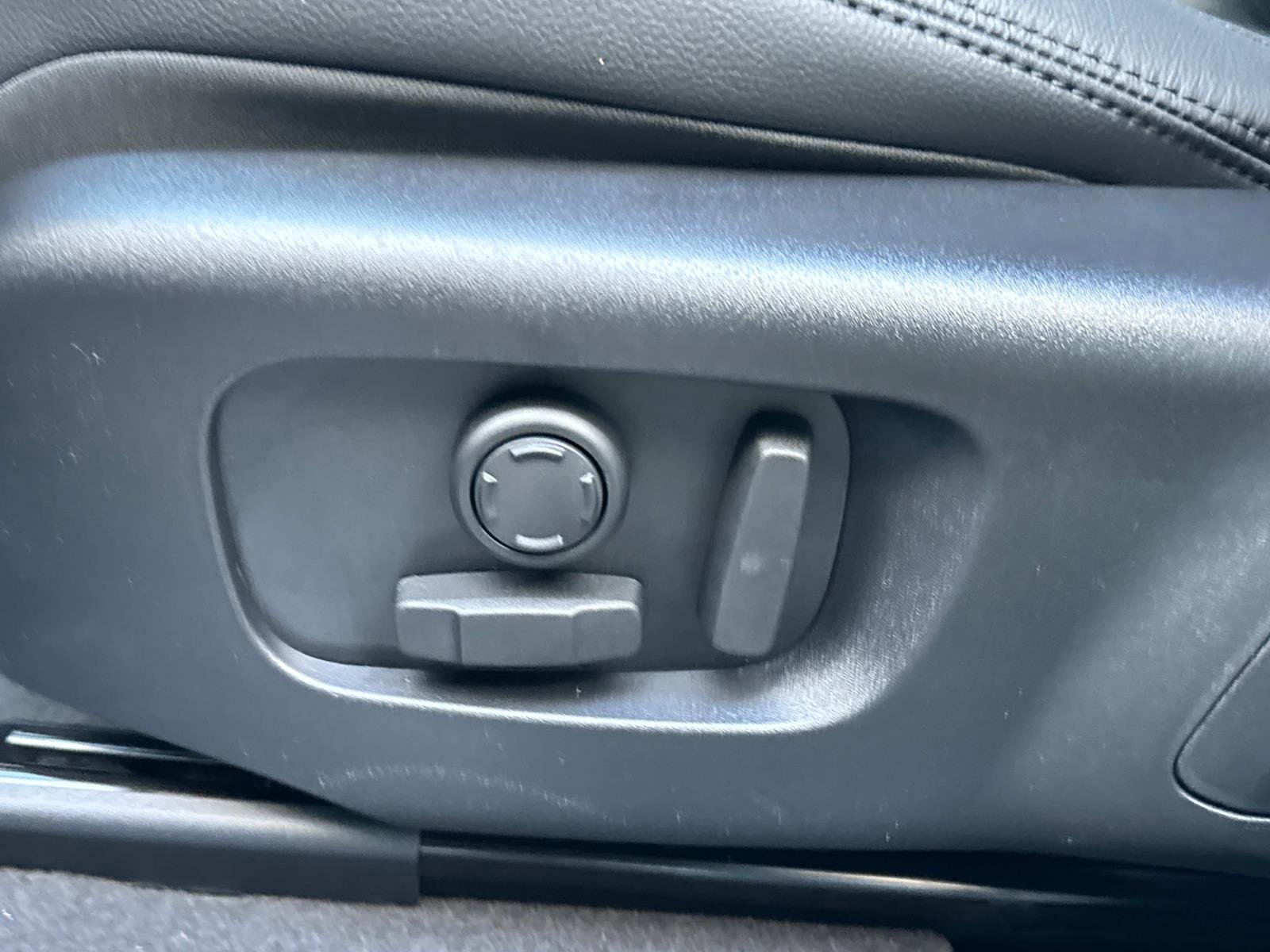 New 2026 Land Rover Range Rover Velar Dynamic SE image 21