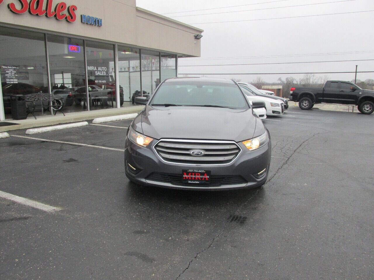 Used 2013 Ford Taurus SEL image 4