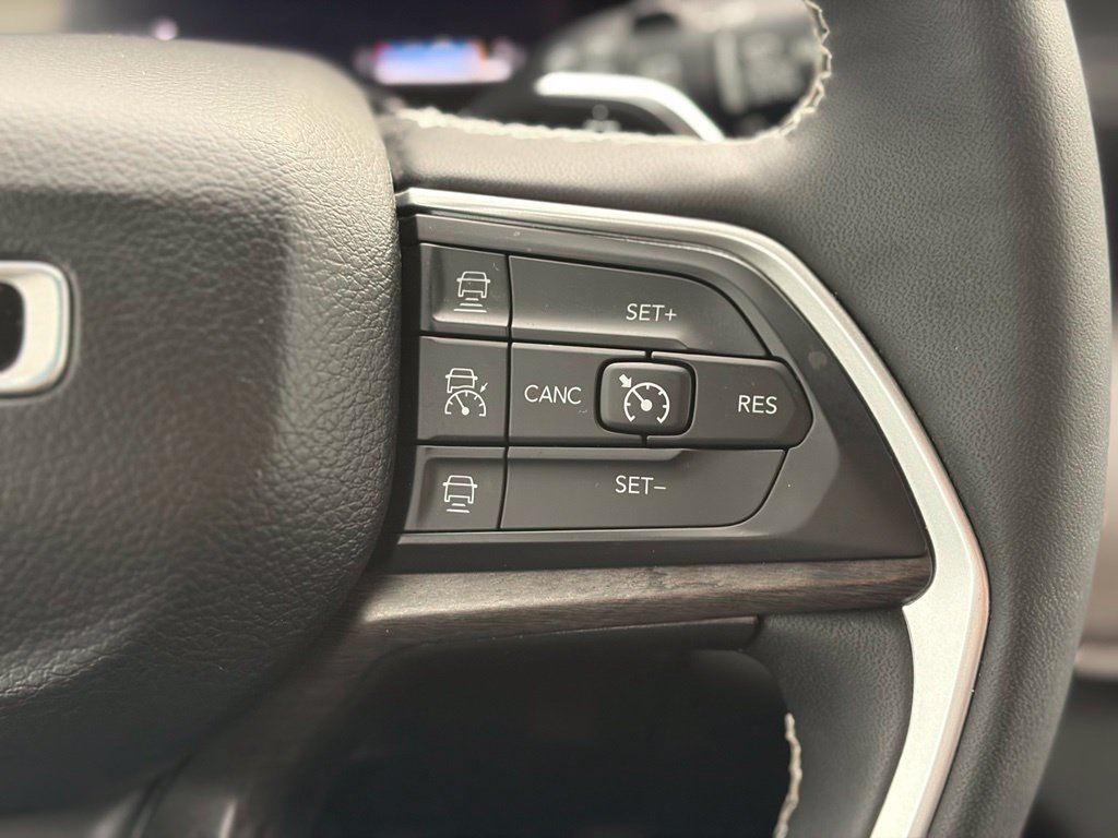 Certified 2023 Jeep Grand Cherokee L Limited AWD/4WD image 29