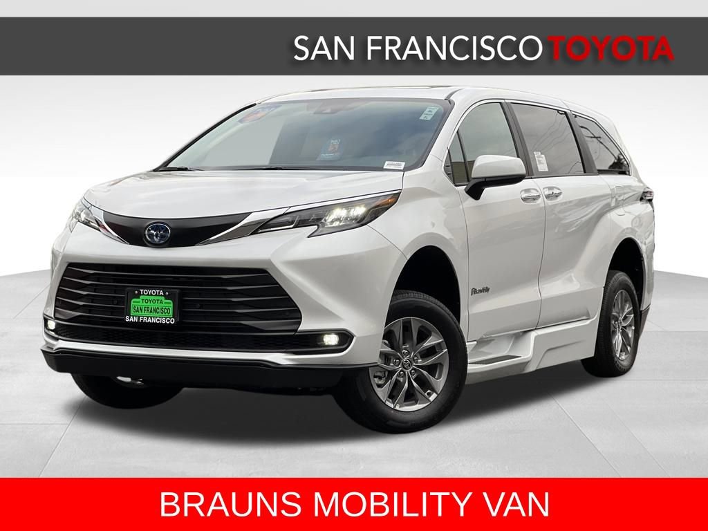 Used 2025 Toyota Sienna XLE