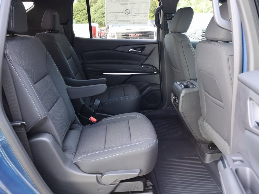 New 2026 Chevrolet Traverse LT w/ LPO, Floor Liner Package image 32