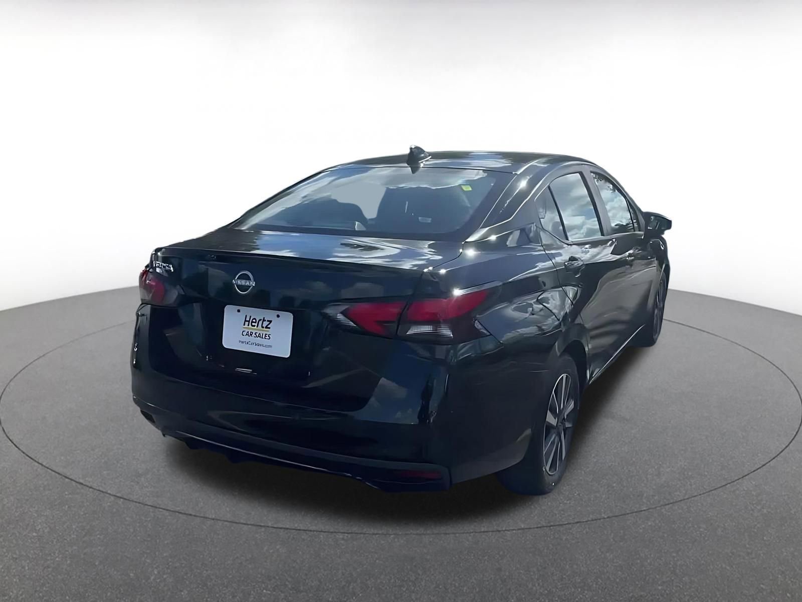 Used 2025 Nissan Versa SV image 14