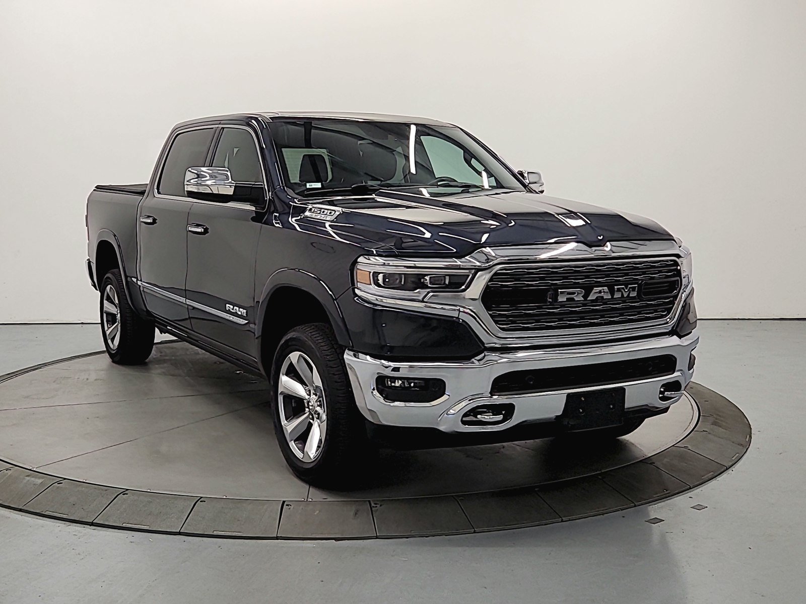 Used 2019 RAM 1500 Limited AWD/4WD image 4