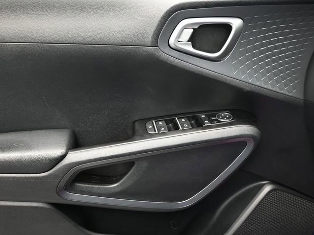 Used 2020 Kia Soul GT-Line FWD image 12