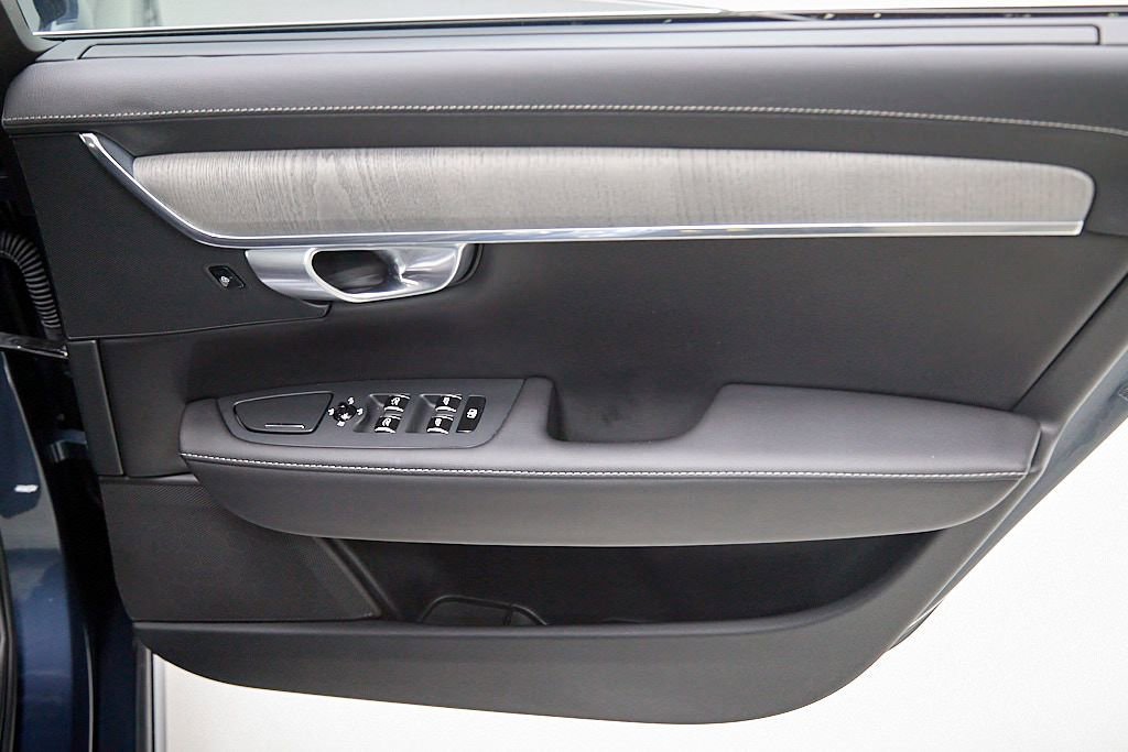Certified 2023 Volvo S90 B6 Ultimate image 29