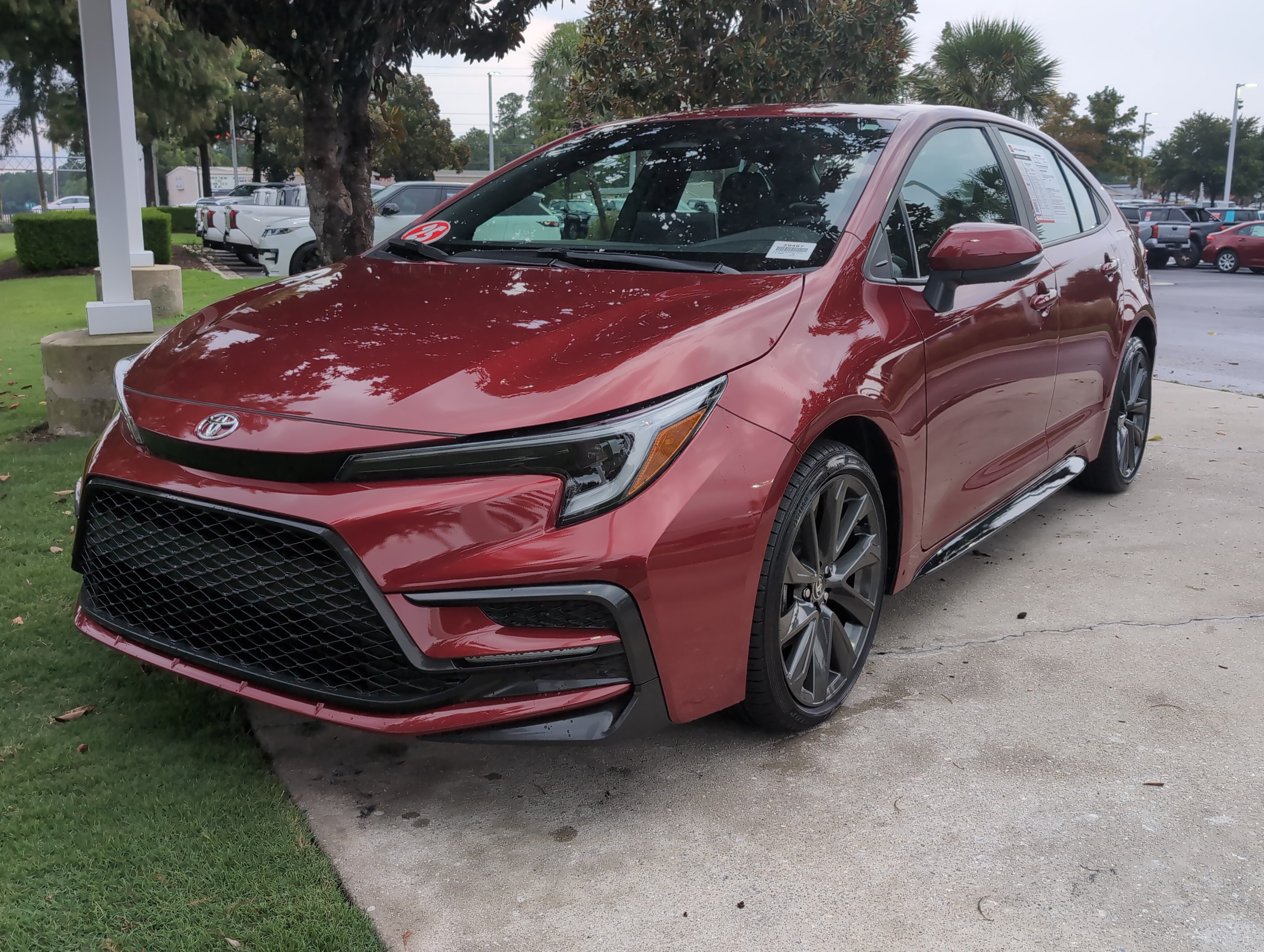 Certified 2025 Toyota Corolla SE w/ SE Premium Package FWD image 5