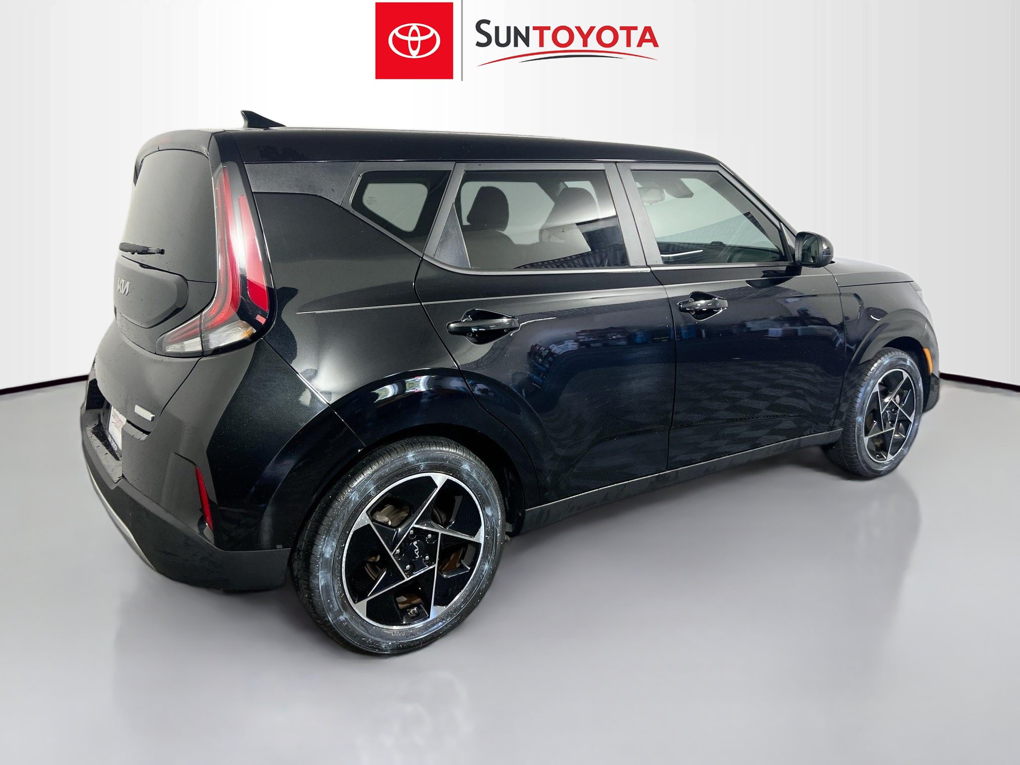 Used 2023 Kia Soul EX FWD image 4