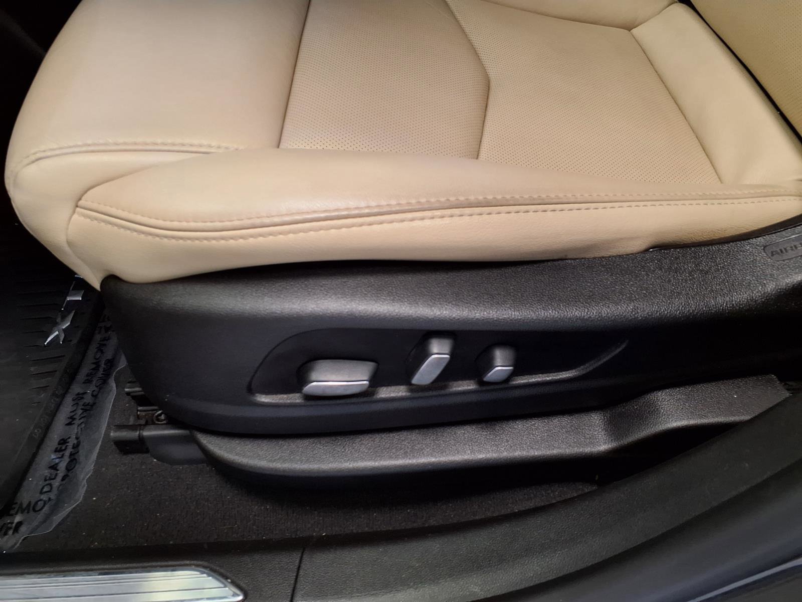 Used 2019 Cadillac XT5 Luxury FWD image 22