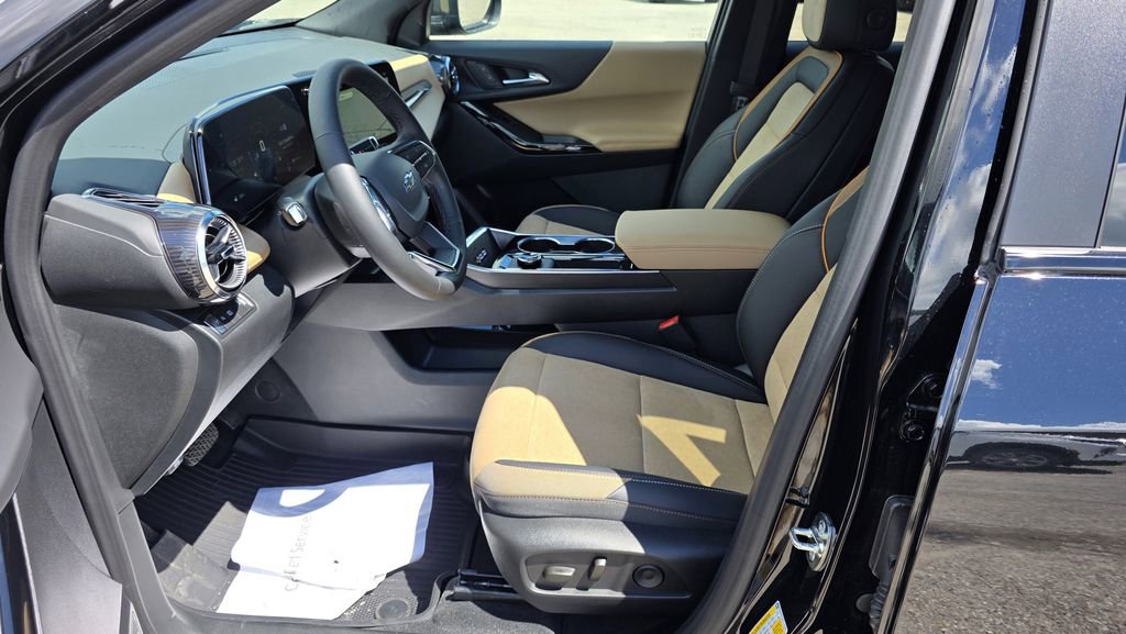 New 2026 Chevrolet Equinox ACTIV w/ LPO, Floor Liner Package image 14