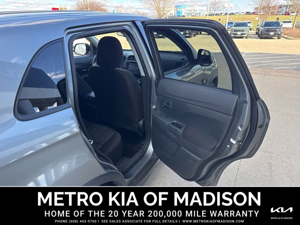 Used 2025 Mitsubishi Outlander Sport ES image 30