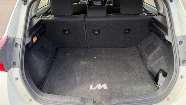 Used 2018 Toyota Corolla iM w/ Carpet Mat Package (TMS) FWD image 10