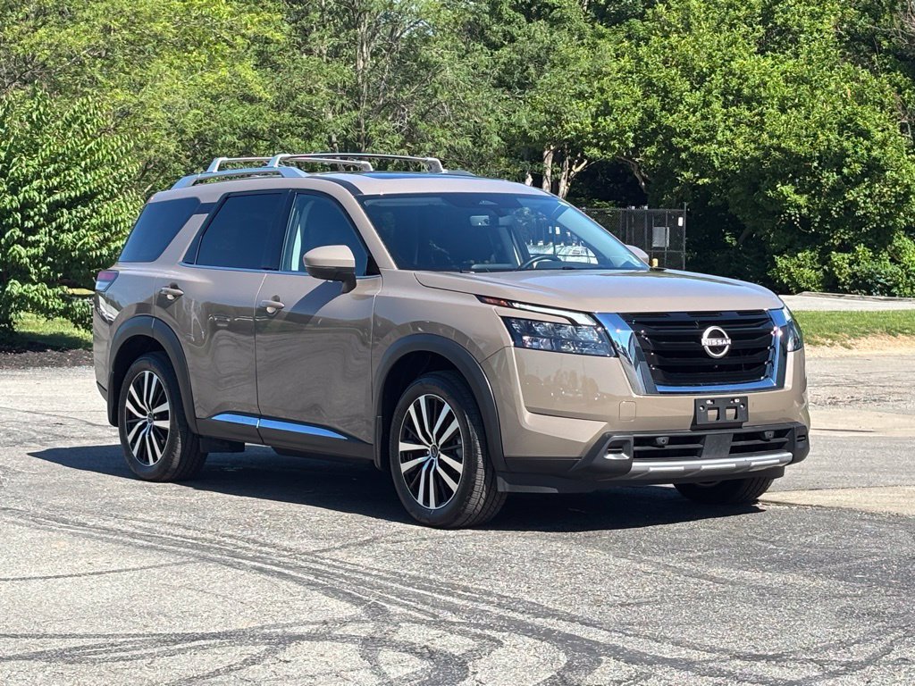 Used 2025 Nissan Pathfinder Platinum