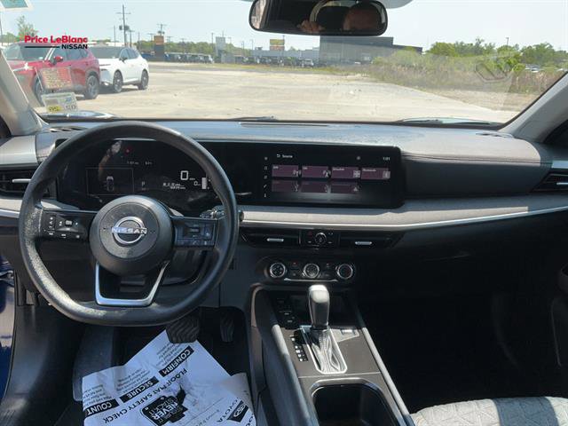 Used 2025 Nissan Kicks SV image 29