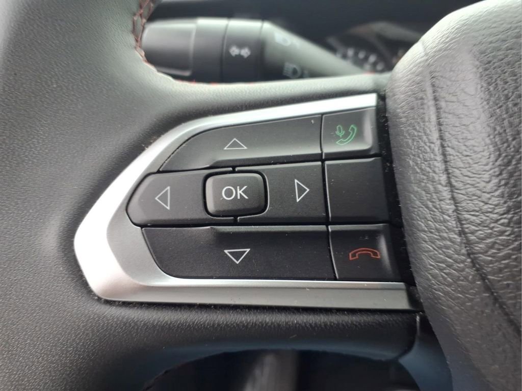 Used 2025 Jeep Compass Trailhawk AWD/4WD image 19