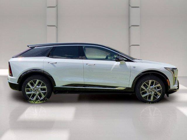 New 2027 Cadillac Optiq Luxury AWD/4WD image 6