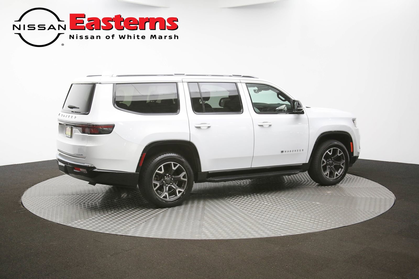 Used 2023 Jeep Wagoneer Series III w/ Preferred Equipment Group image 41