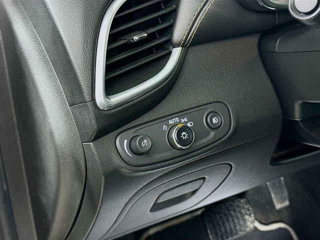 Used 2019 Chevrolet Trax Premier w/ Midnight Edition image 11